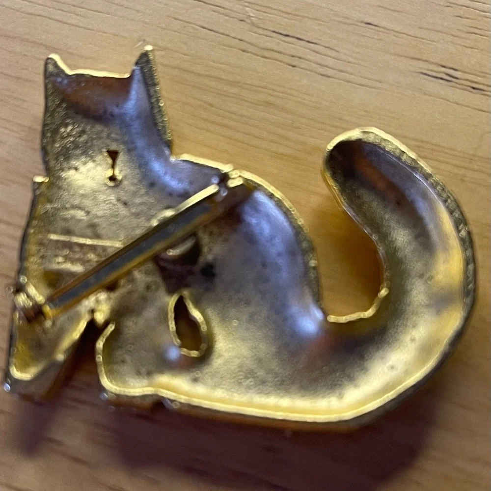 Vintage Ultra Craft Cat Brooch Gold Tone Textured Kitty Pin Cool Girl Chic Charm